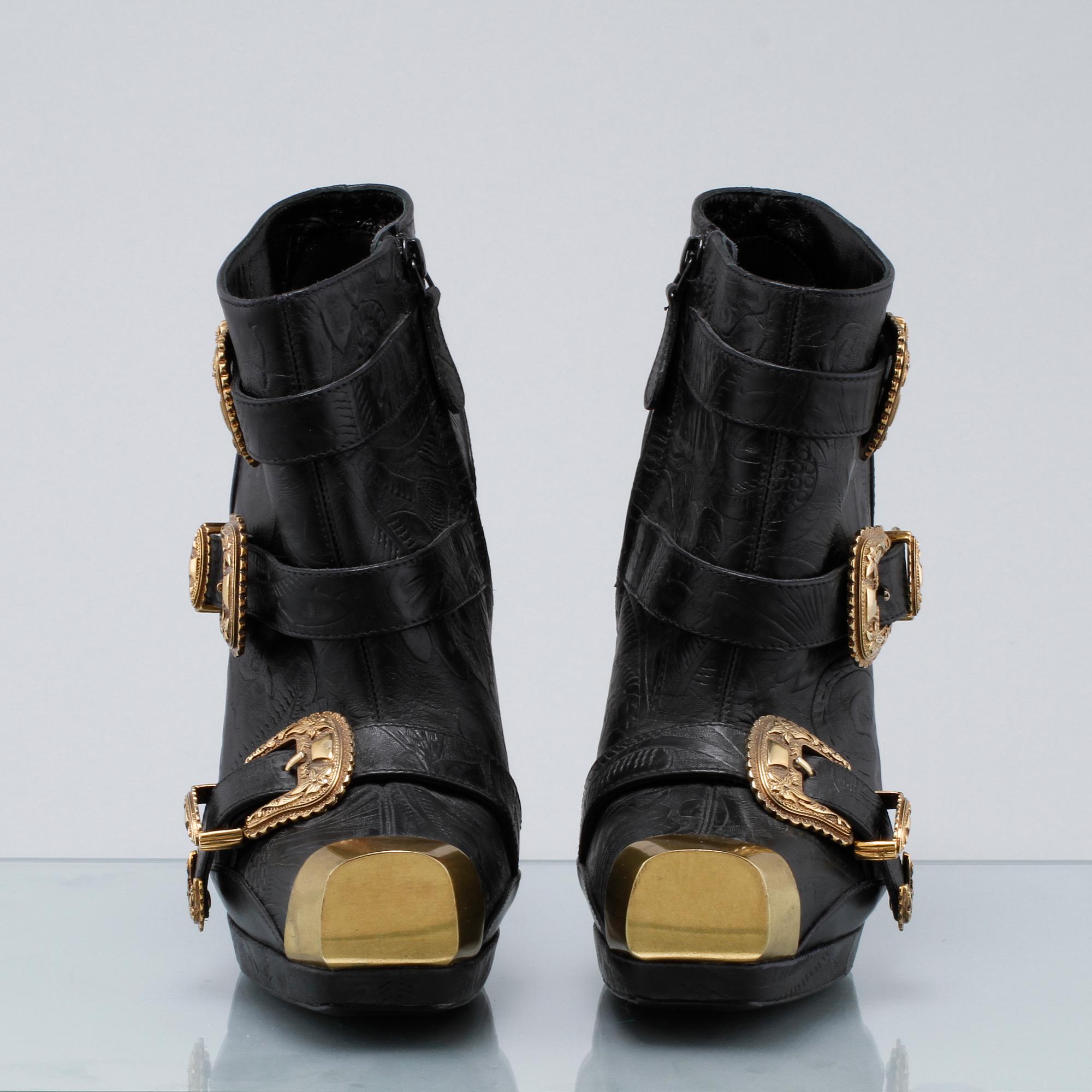 SKOR, ett par, Alexander McQueen.