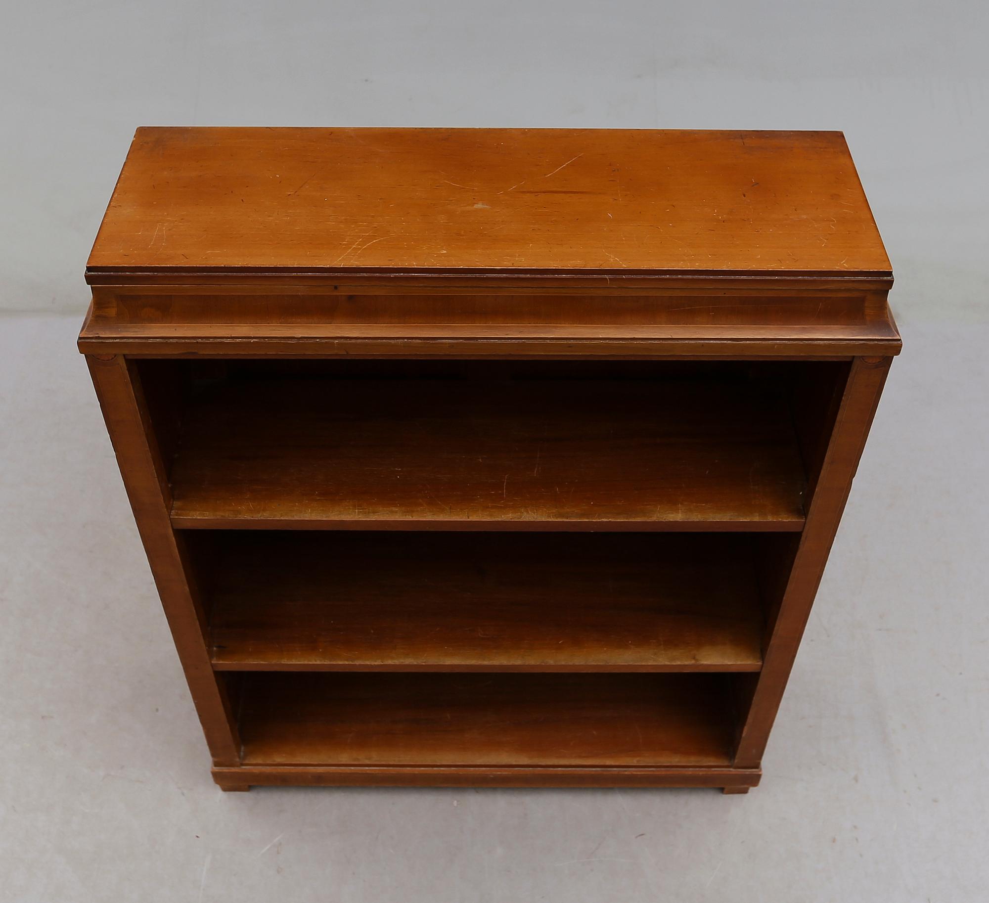 BOKHYLLA, 1900-talets första hälft.