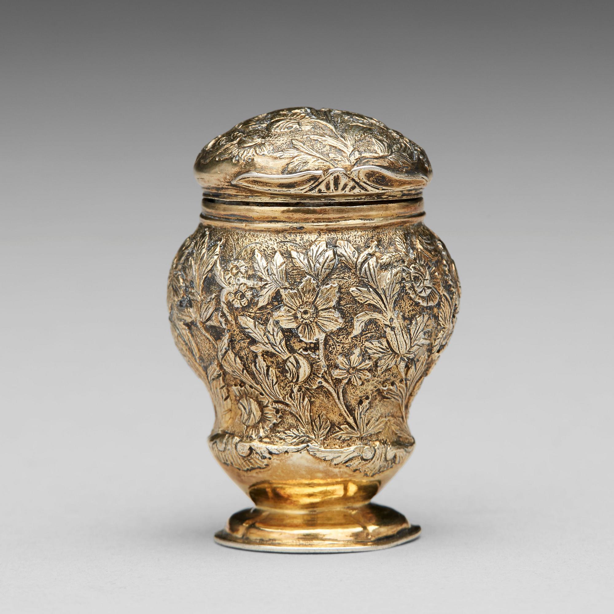 Hans Petter Vogt, luktdosa, silver, (verksam i Kristianstad 1752-1804). Rokoko.