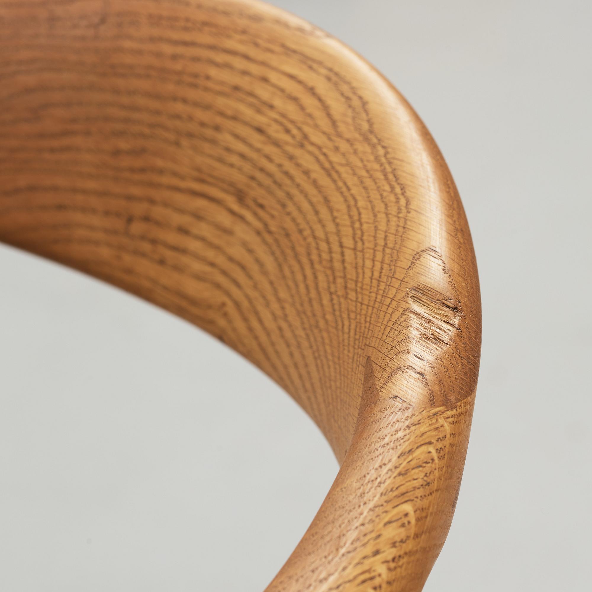 HANS J WEGNER, stolar, ett par "The Chair", Johannes Hansen, Köpenhamn.