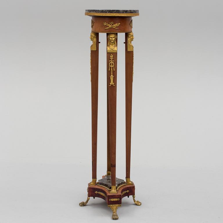 PIEDESTAL, empirestil, 1900-talets början.