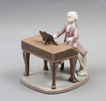 FIGURIN, porslin, Lladro, märkt No 534. Tillverkningsår 1992.