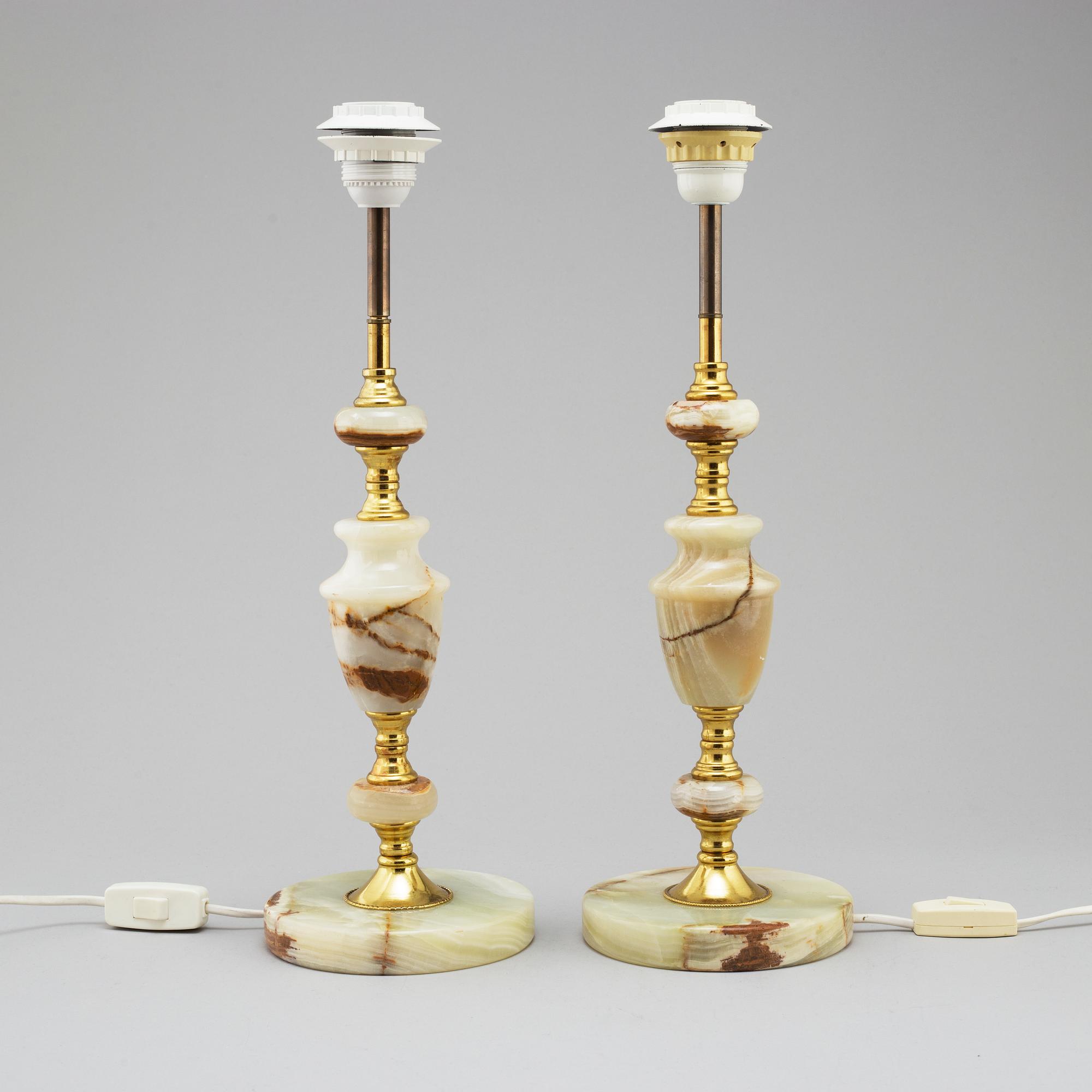 BORDSLAMPOR, ett par, 1900-talets andra hälft.