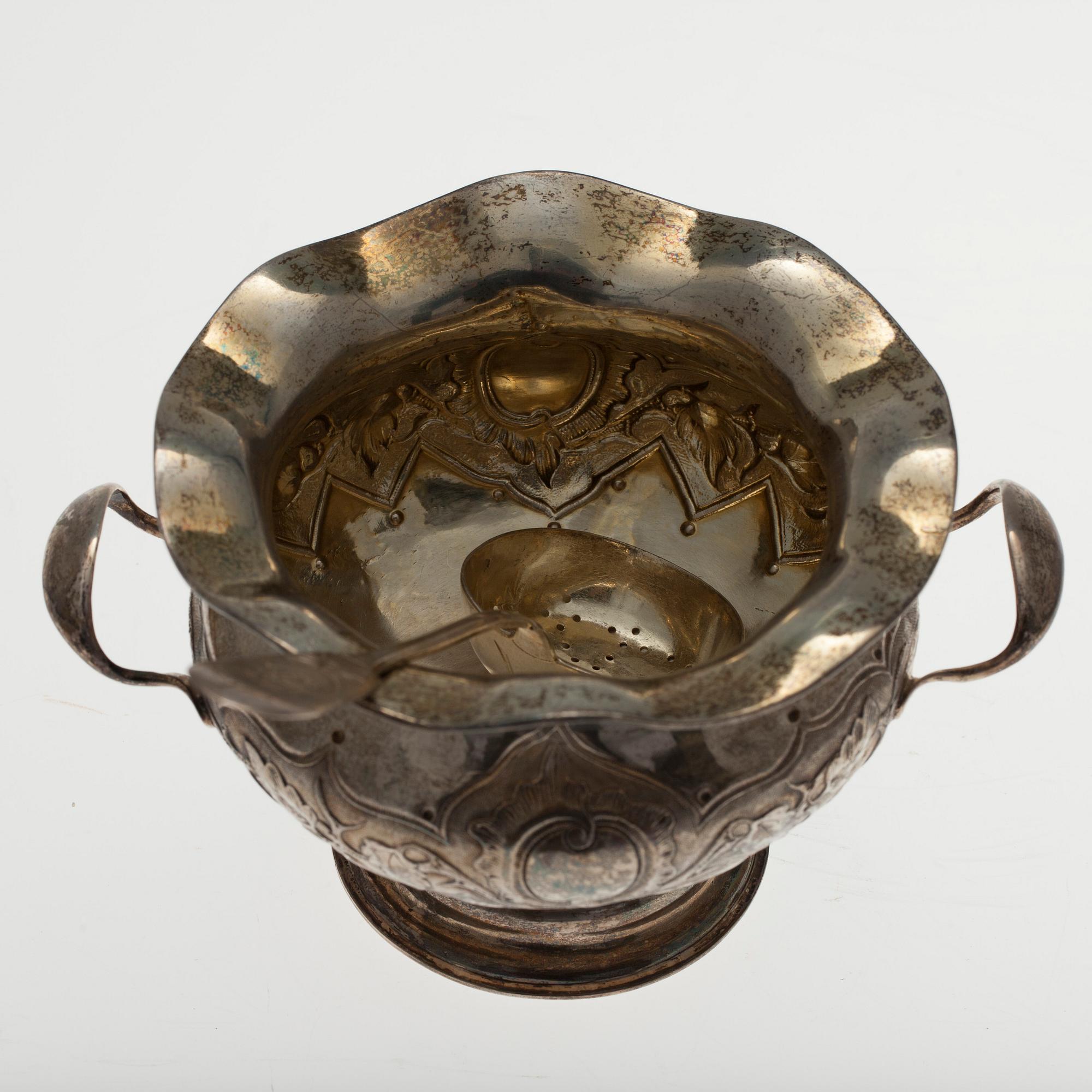 SOCKERSKÅL och STRÖSKED, silver, Ryssland, 1800-talets slut, vikt 230 g.