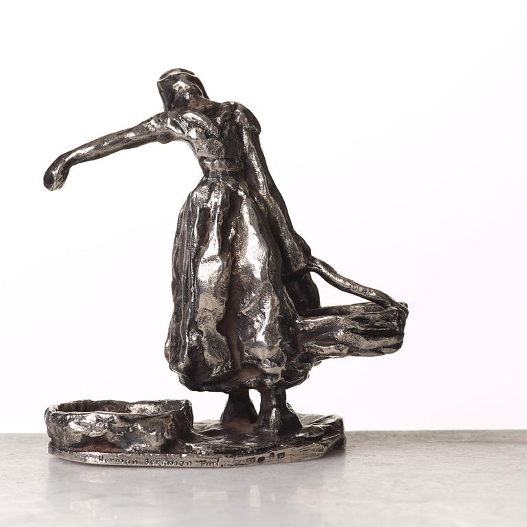 Carl Milles, Woman carrying water (for salt and pepper).