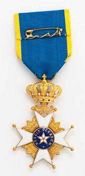Pohjantähti-ritarikunta, Ritari 1 luokka. 18K kultaa, emalia. C.F. Carlman, Tukholma 1957.
