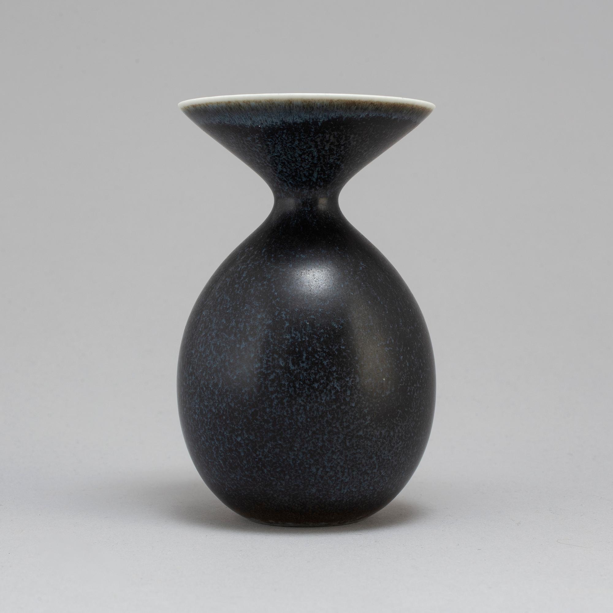 CARL-HARRY STÅLHANE, a unique stoneware vase, Rörstrand 1954.