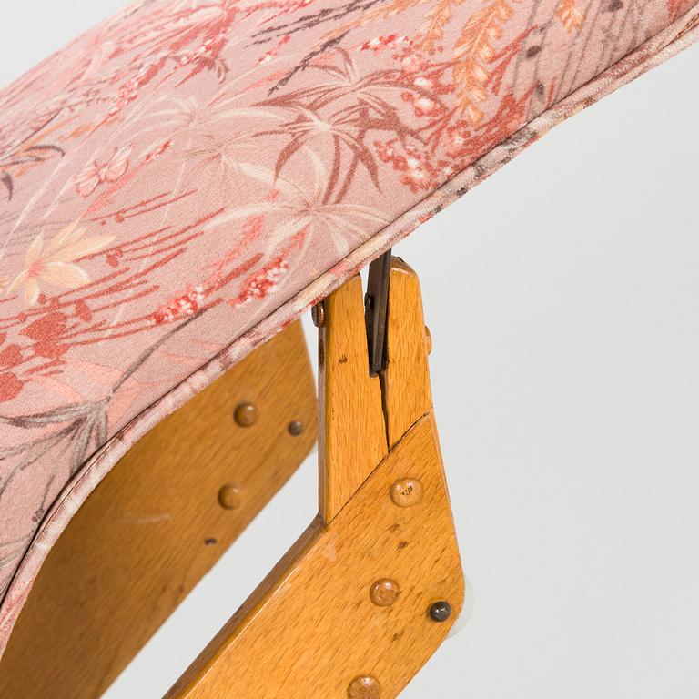 Ilmari Tapiovaara, an early 1960s 'Dolphin chair' for Skanno.