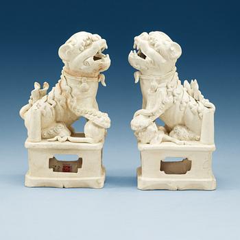 1791. A pair of blanc de chine joss stick holders, Transition, 17th Century.