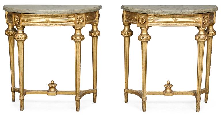 KONSOLBORD, ett par. Stockholmsarbeten omkring 1780. Gustavianska.