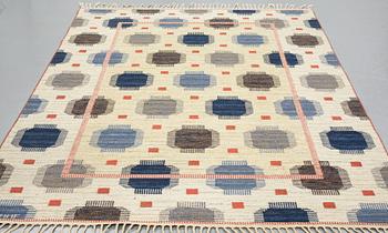 Märta Måås-Fjetterström, a carpet, "Blåplump", flat weave, ca 263-265 x 181,5-182,5 cm, signed AB MMF.