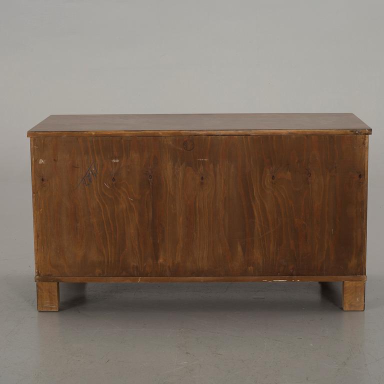 AXEL LARSSON, Hallbyrå med spegel för Bodafors.