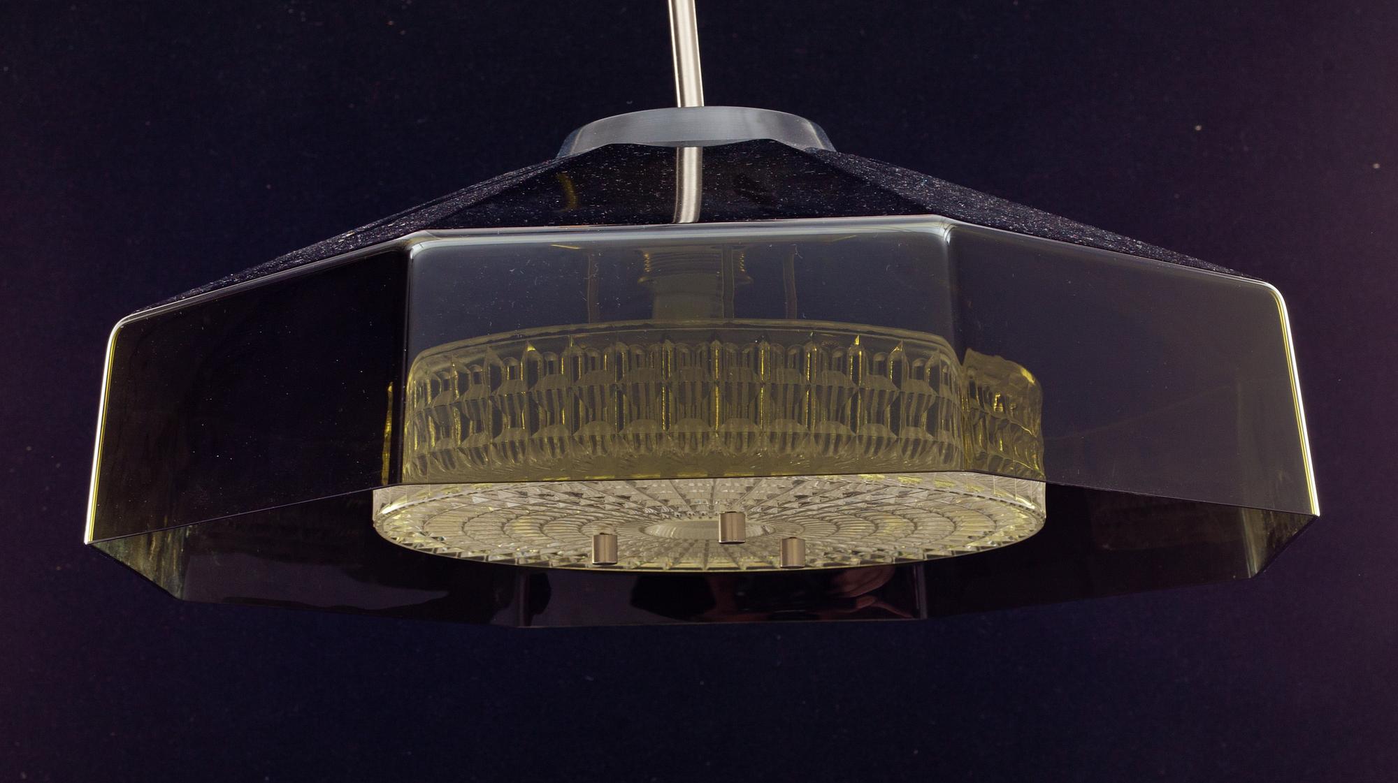 TAKLAMPA, glas. Design Carl Fagerlund.