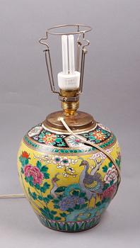BORDSLAMPA, porslin, Kina, 1900-tal.