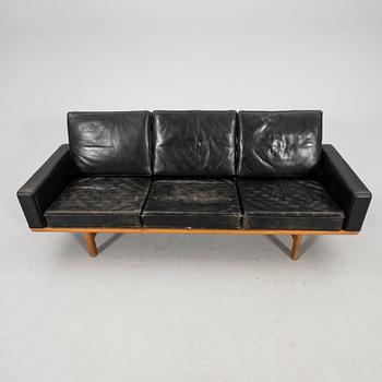 Hans J. Wegner,