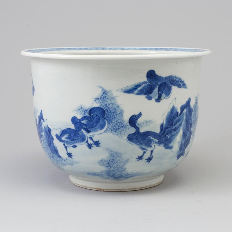 A blue and white flower pot, China, circa 1900.