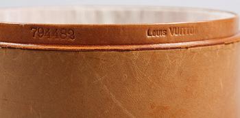 ASK  skinn. Louis Vuitton.