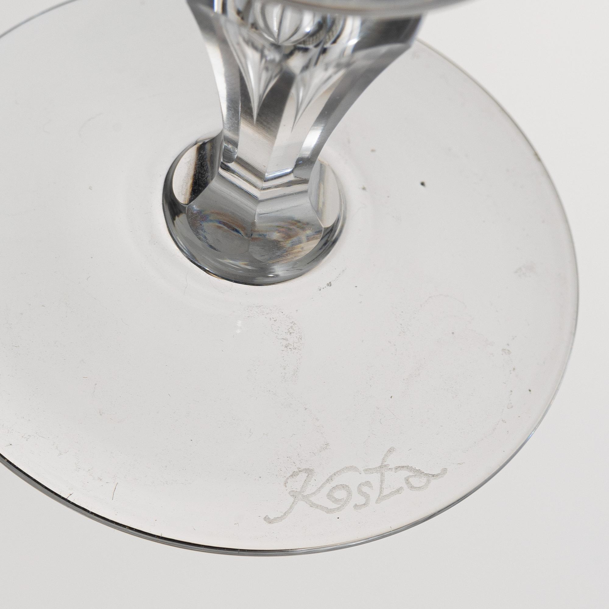 Vicke Lindstrand, six 'Dalecarlia' white wine glasses, Kosta Boda.