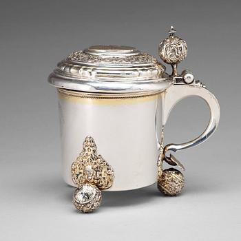 A Swedish late Baroque 18th century parcel-gilt silver tankard, mark of Niclas Fernlöf, Karlstad 1742.