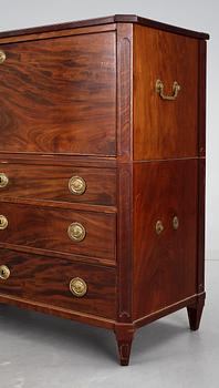 CHIFFONJÉ, sengustaviansk, enl uppgift Niclas Ekroth, 1800-talets början.