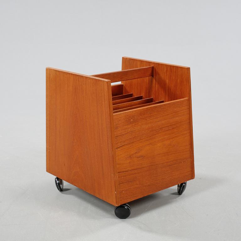 TIDNINGSSTÄLL / LP-STÄLL, Bagn Möbelindustri, Bruksbo, Norge.