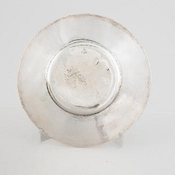 A silver bowl and dish, K Anderson Stockholm 1917.