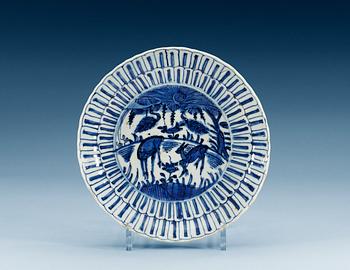 A blue and white dish, Ming dynasty, Wanli (1573-1613).