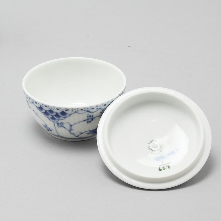 64 pieces of porcelain tableware from Royal Copenhagen, model "Musselmalet", 20th century.