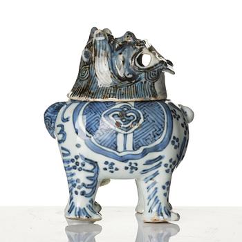 A blue and white buddhist lion 'Luduan' censer, Ming dynasty, Wanli (1572-1620).
