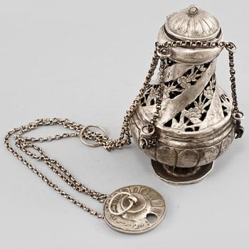 RÖKELSEKAR, silver, orientaliskt, 1900-tal. Vikt 615 g.