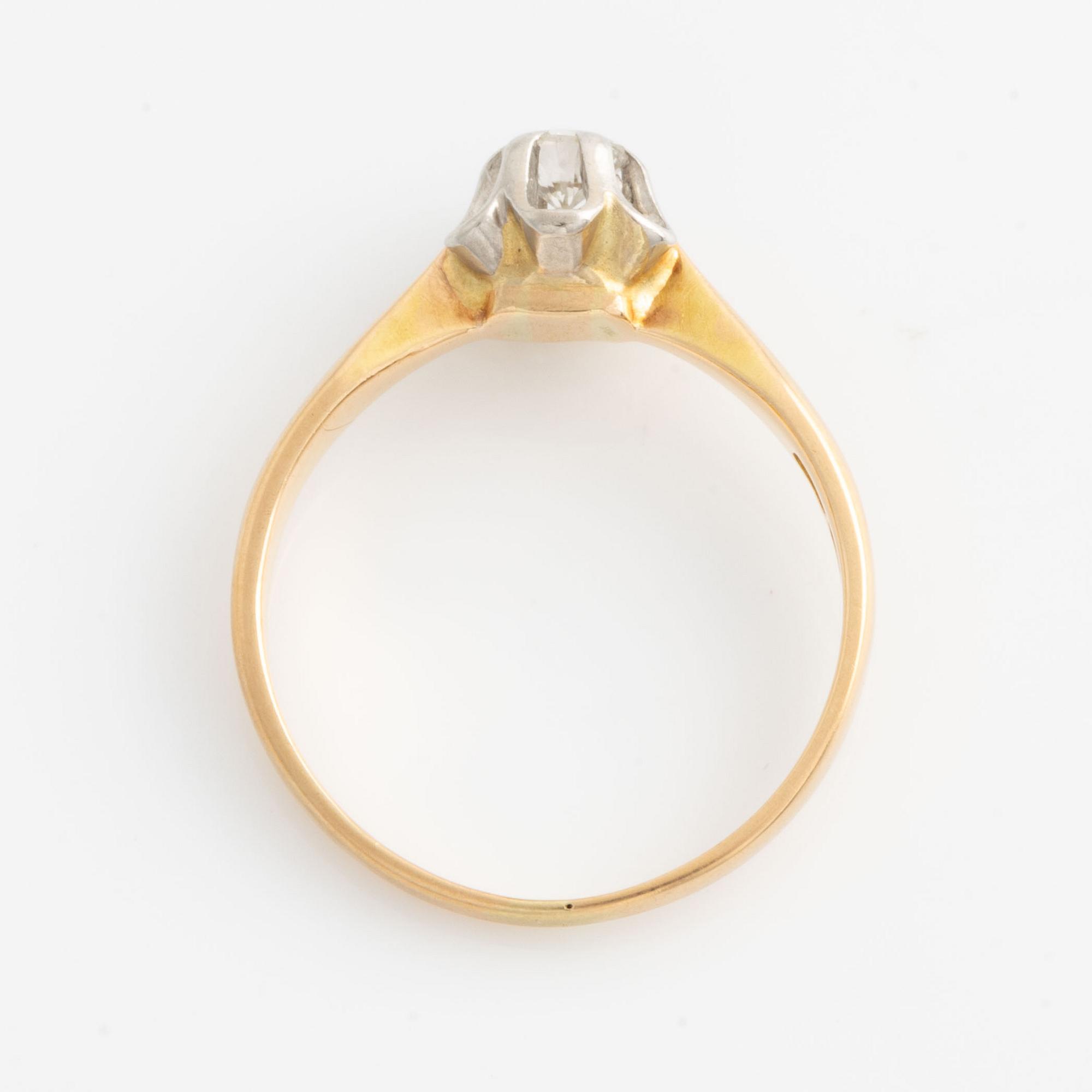 Ring in 18K gold with a brilliant-cut diamond of approximately 0.20 ct.