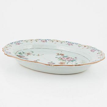 Stekfat, porslin, Kina, Qing dynastin, Qianlong (1736-95).