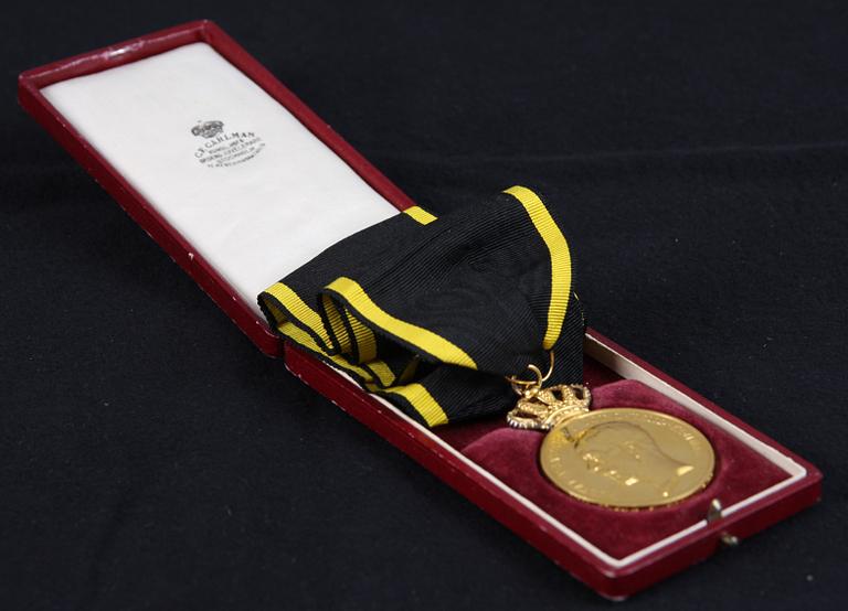 MEDALJ, förgylld brons. 1900-tal.