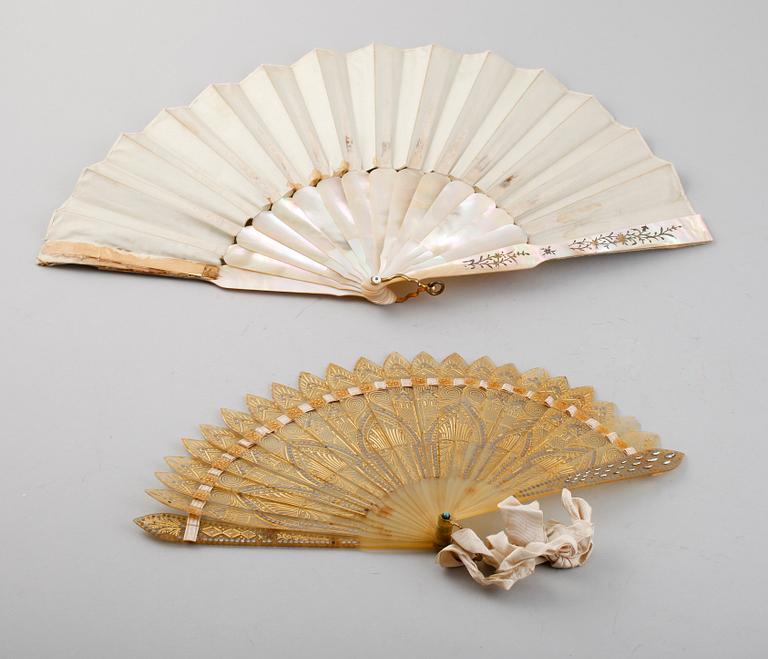 SOLFJÄDRAR, 2 st, 1900-talets första hälft.