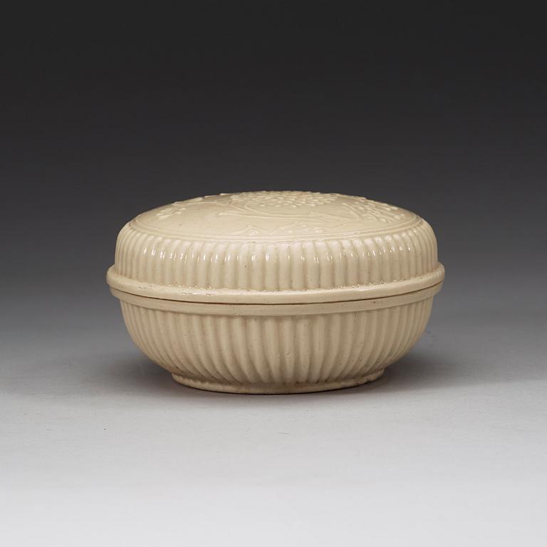 A white glazed peony flower box with cover, Ming dynasty (1368-1644).