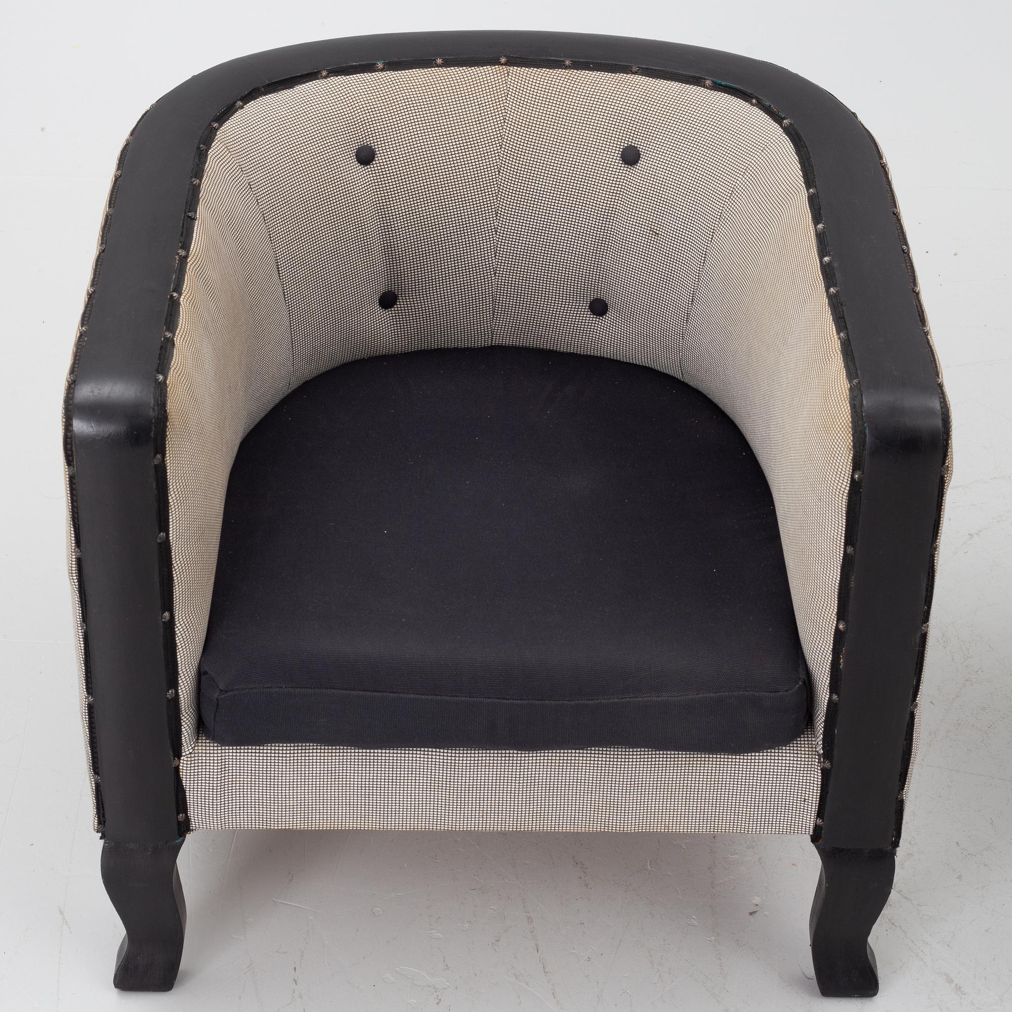 A pair of armchairs, first half of the 20th century.