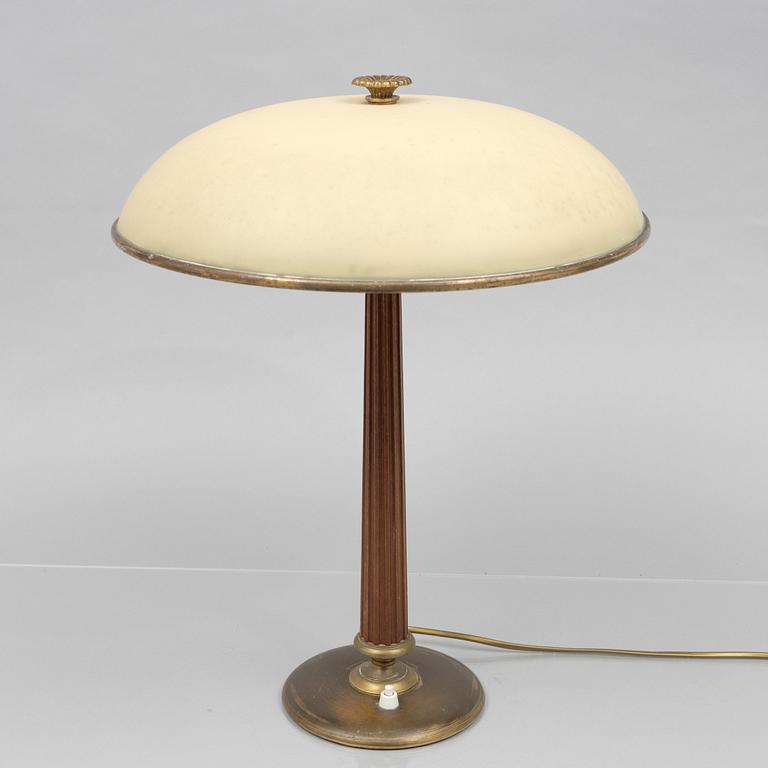 Erik Tidstrand eller Bertil Brisborg, a model "30246" table lamp, Nordiska Kompaniet, 1940's.