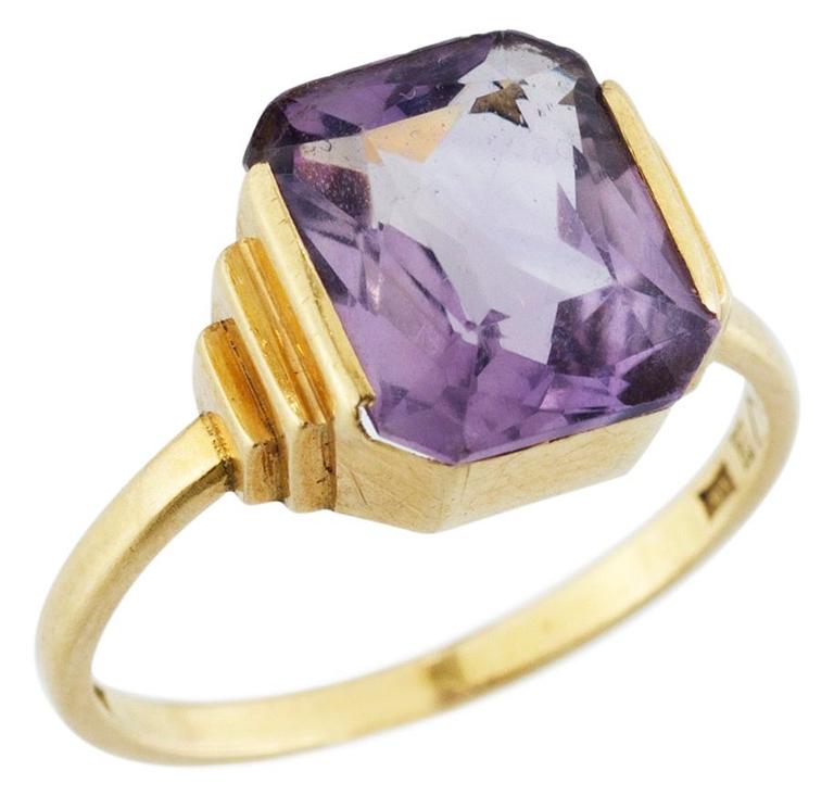 Wiwen Nilsson, A WIWEN NILSSON 18k gold ring with an amethyst , Lund 1935.