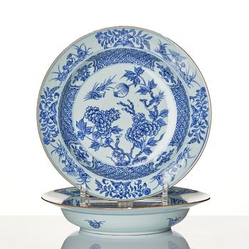 Eleven pieces of porcelain, China, Qing dynasty, Qianlong (1736-95).