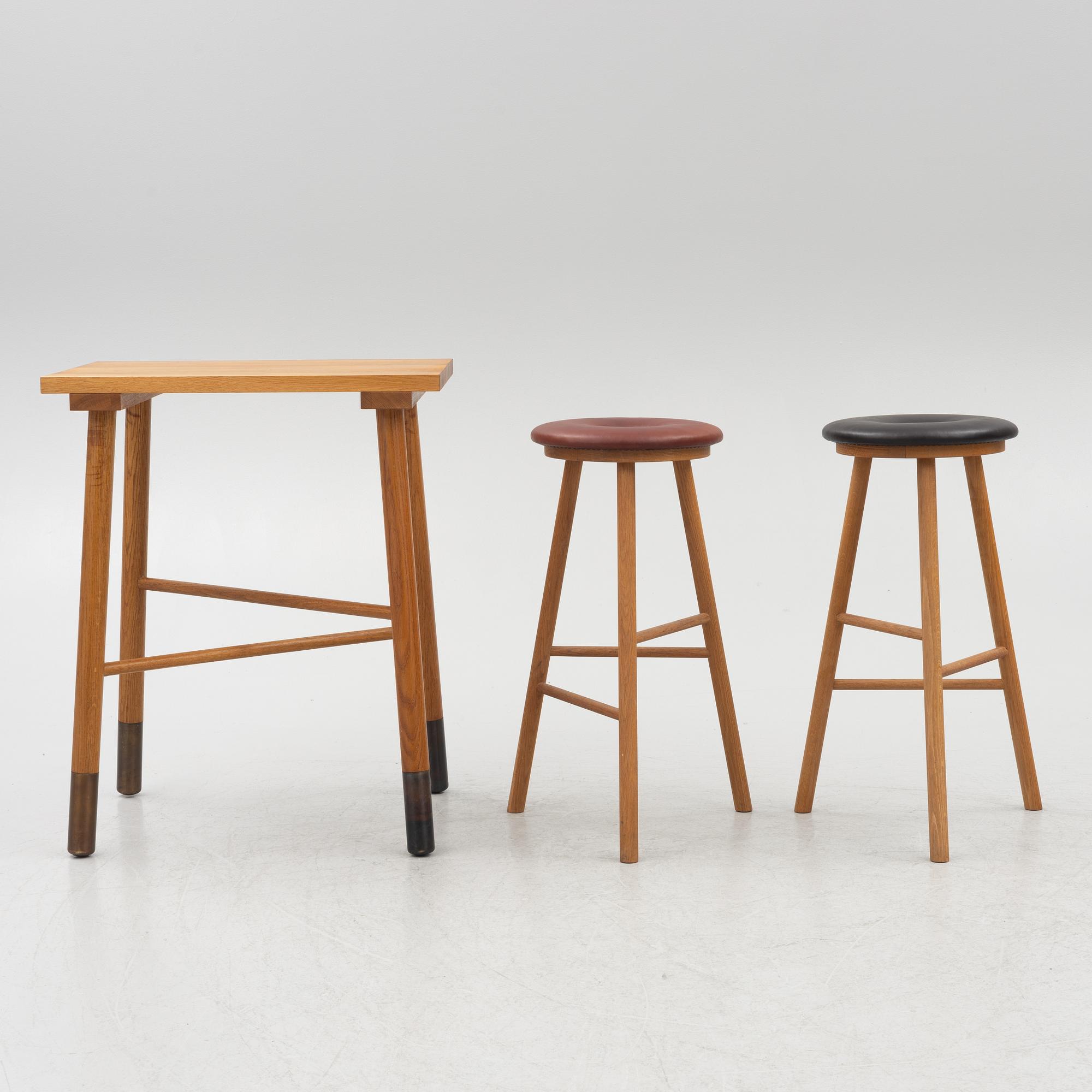 Mats Theselius, barpallar, ett par, samt barbord.