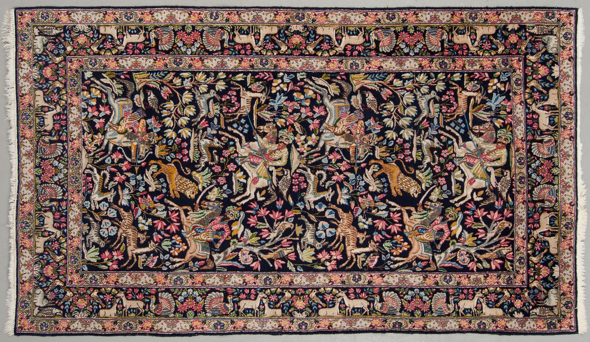 MATTA, old, Kirman, figural. Ca 263 x 152 cm.