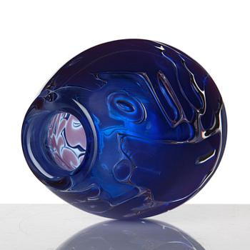 Edvin Öhrström, an ariel glass vase, Orrefors 1938, provenance Gustaf Bergqvist.