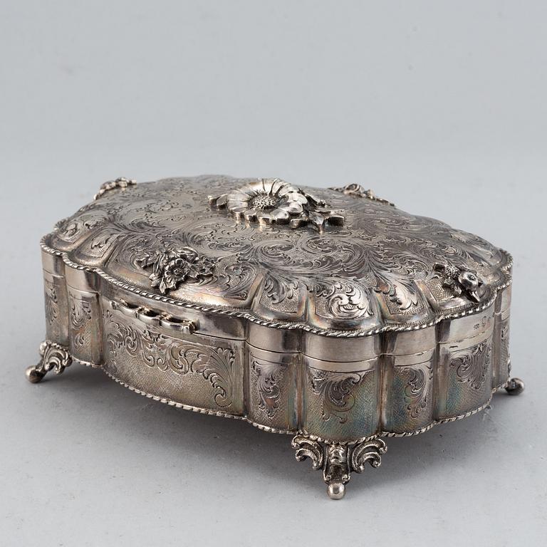 A silver box, Italy 1930-40s and with swedish import mark.
