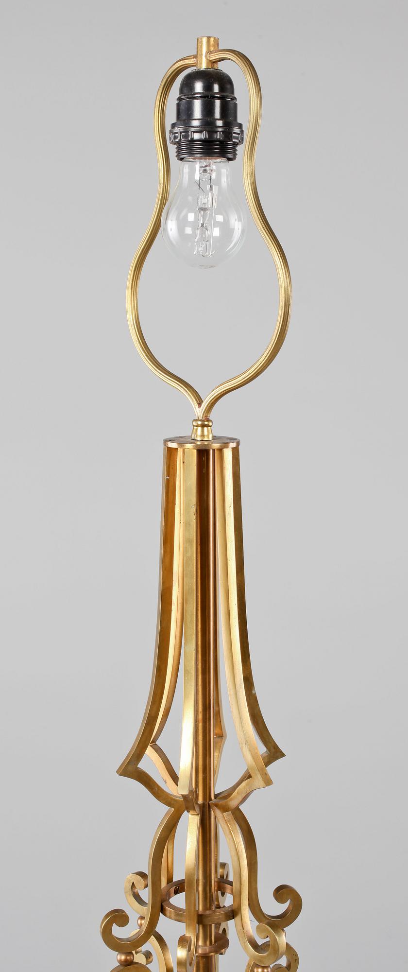 GOLVLAMPA, 1900-talets mitt.