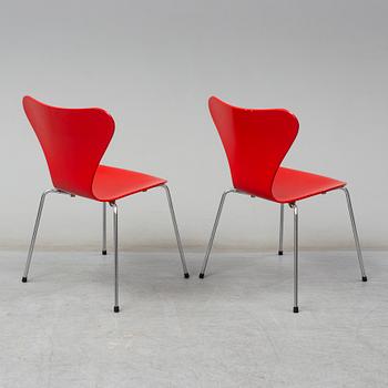 ARNE JACOBSEN, stolar, 7 st, "Sjuan", Fritz Hansen, 1988.