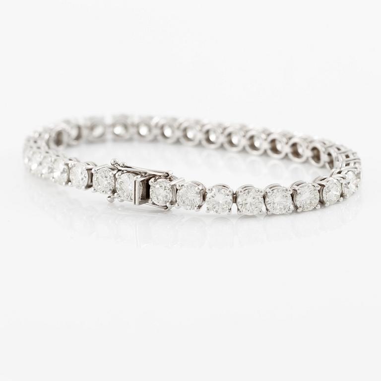Tennis bracelet, 18K white gold with brilliant-cut diamonds.
