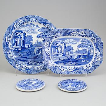 A large Copeland 'Spode's Italian' porcelain dinner- and coffee service, 107 pieces.