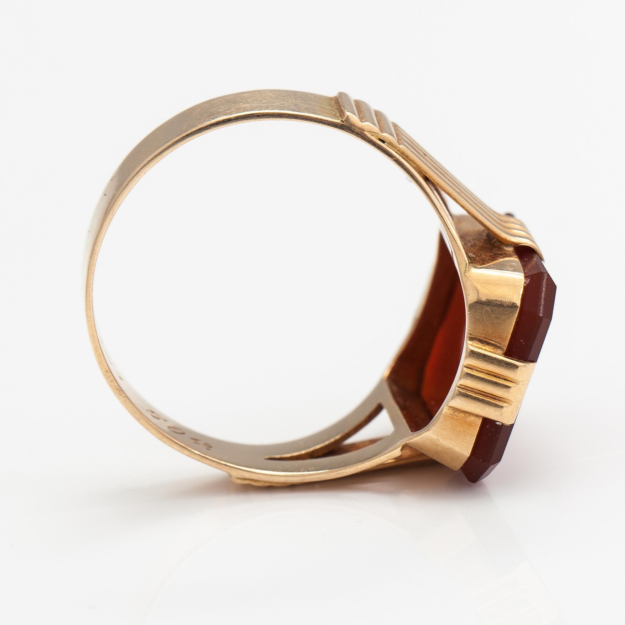 Seal ring, 14K gold, carnelian. Kultateollisuus, Åbo 1951.