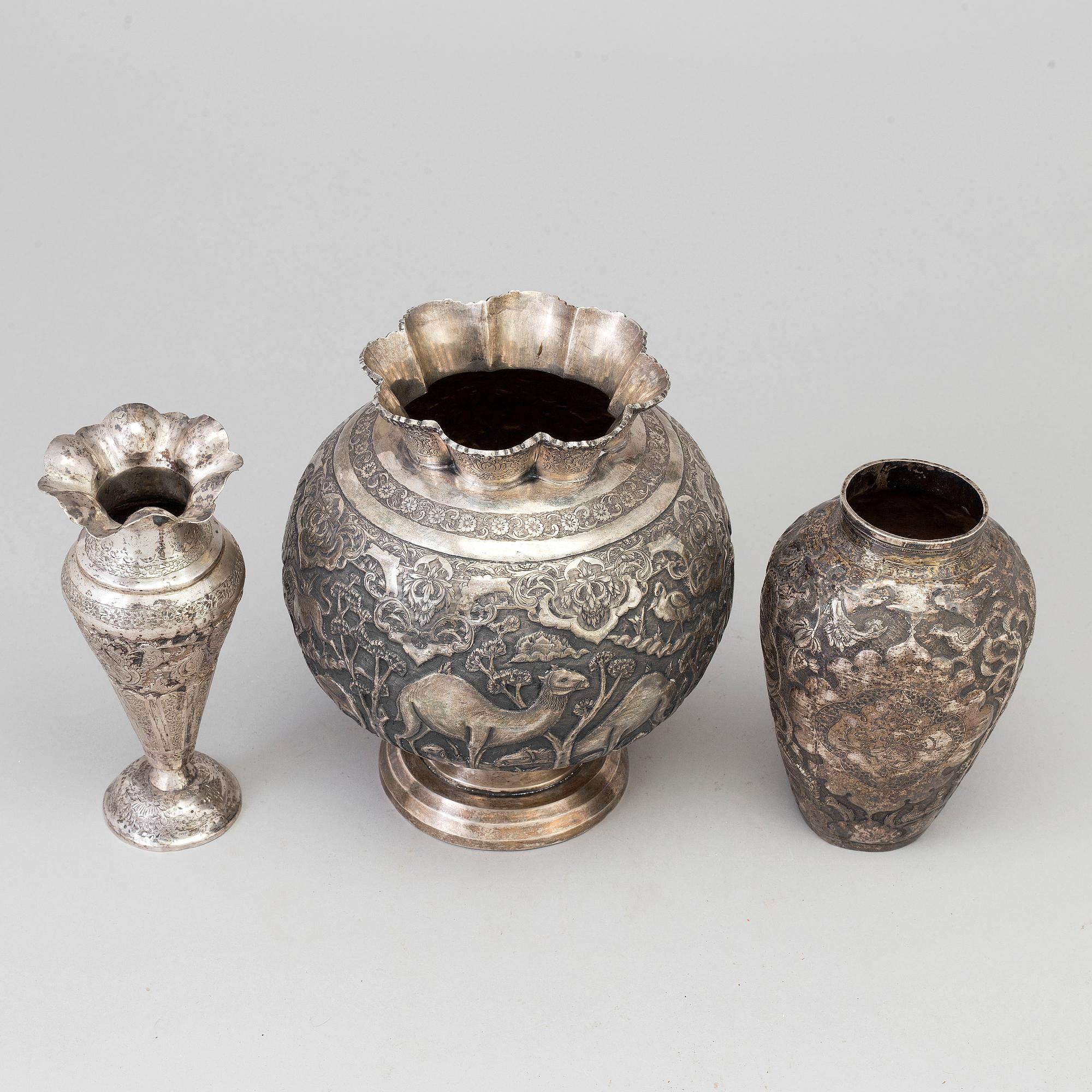Vaser, 3 st, silver, möjligen persiska, 1900-tal.