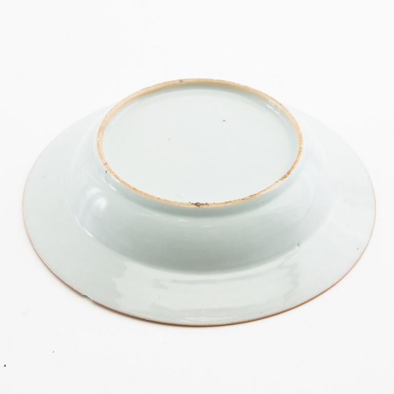 A Chinese porcelain plate, Qing dynasty, Yongzheng (1723-35).
